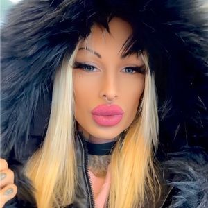 Meet your Posher, Dakota